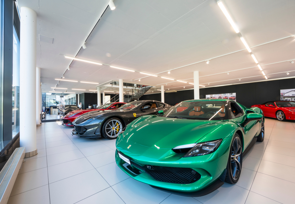 Ferrari Showroom Grün